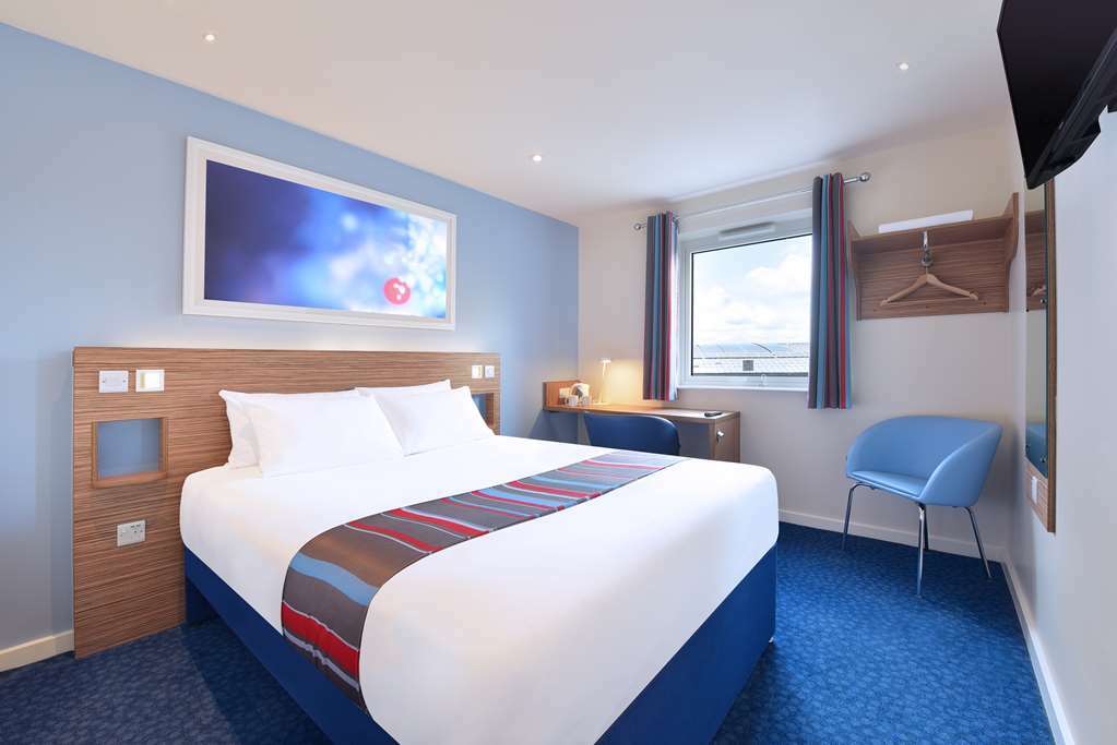 Travelodge Northampton Upton Way Room photo